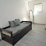 Modern Apartment With Terrace And Beach 5 Min Away