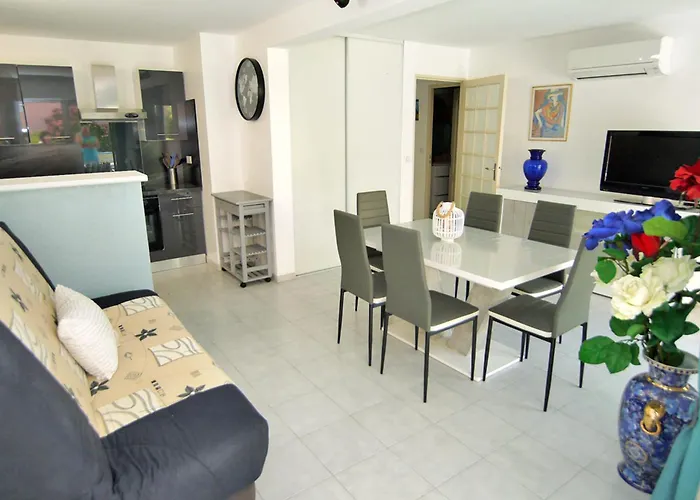Modern Apartment With Terrace And Beach 5 Min Away