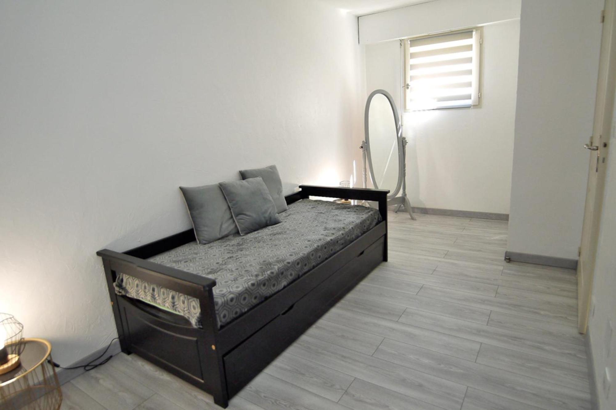 Modern With Terrace And 5 Min Away Appartement